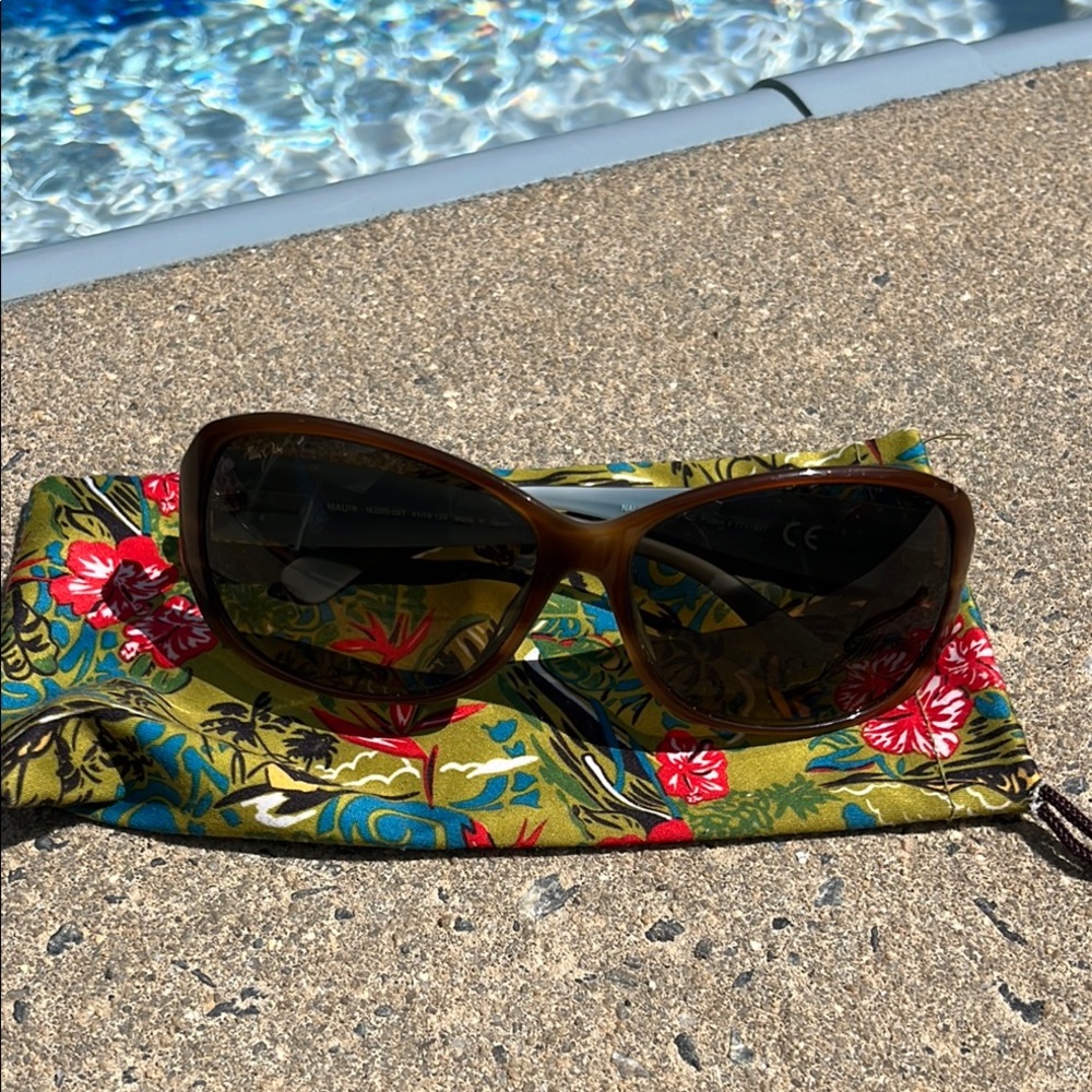Maui Jim Brown Sunglasses with Tropical Floral Case